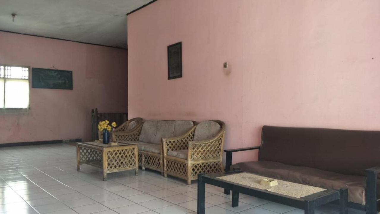 Spot On 2969 Hotel Citra Ayu Labuhan Exterior photo