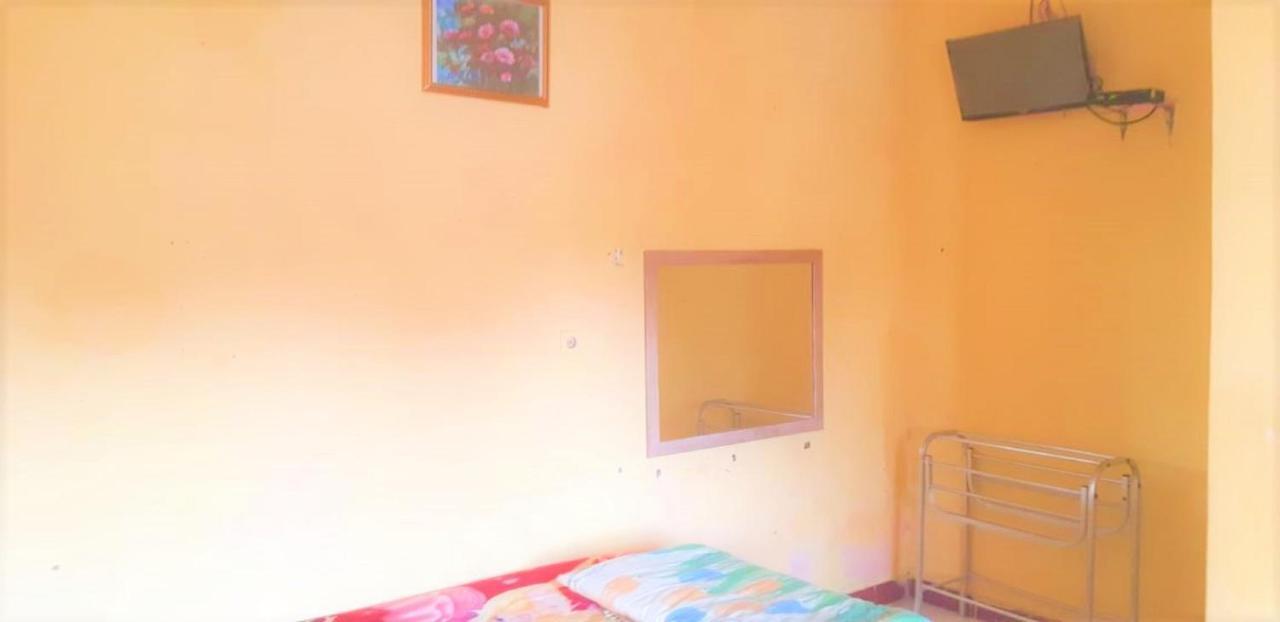 Spot On 2969 Hotel Citra Ayu Labuhan Exterior photo